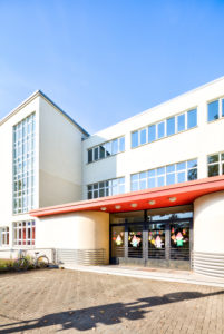 Altstädter Volksschule, Glasschule, Bauhaus, Architektur, Otto Haesler, Hausansicht, Herbst, Celle, Niedersachsen, Deutschland, Europa Altstädter Volksschule, Glasschule, Bauhaus, Architektur, Otto Haesler, Hausansicht, Herbst, Celle, Niedersachsen, Deutschland, Europa